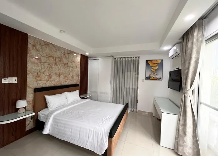 Paragon Hotel